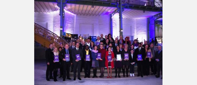 18 établissements des Yvelines reçoivent le bouclier de la résilience